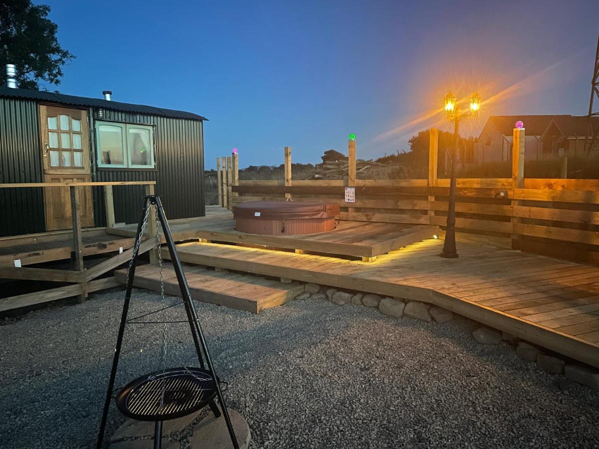 Trenewydd Farm Holiday Cottages Cardigan Ngoại thất bức ảnh