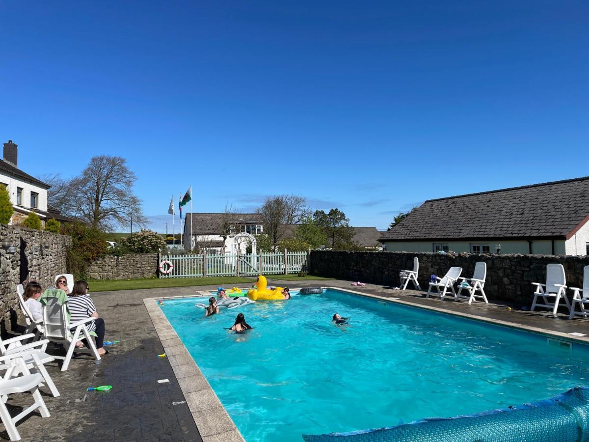 Trenewydd Farm Holiday Cottages Cardigan Ngoại thất bức ảnh